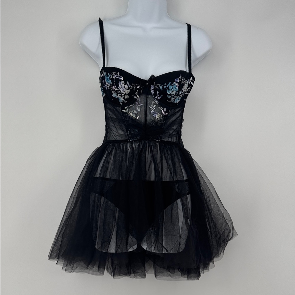 Victoria’s Secret Dream Angels Embroidered Lace Ballerina Costume - Picture 4 of 12